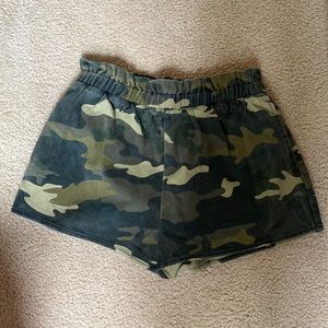 Forever 21 camo shorts